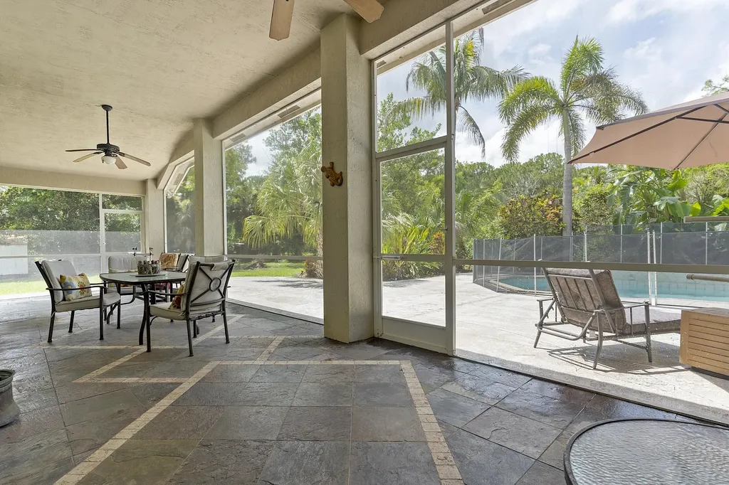 17854 88th Road N The Acreage FL 33470
