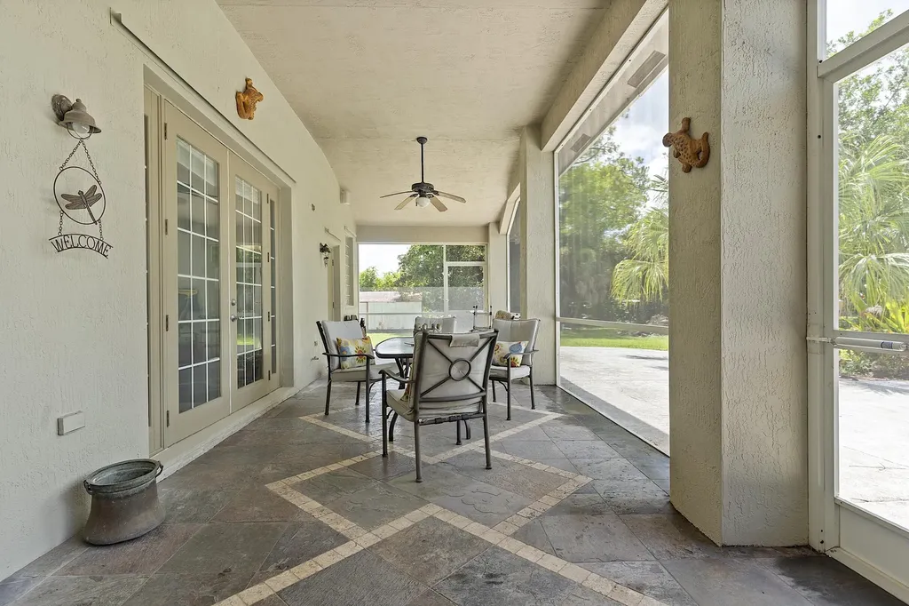 17854 88th Road N The Acreage FL 33470
