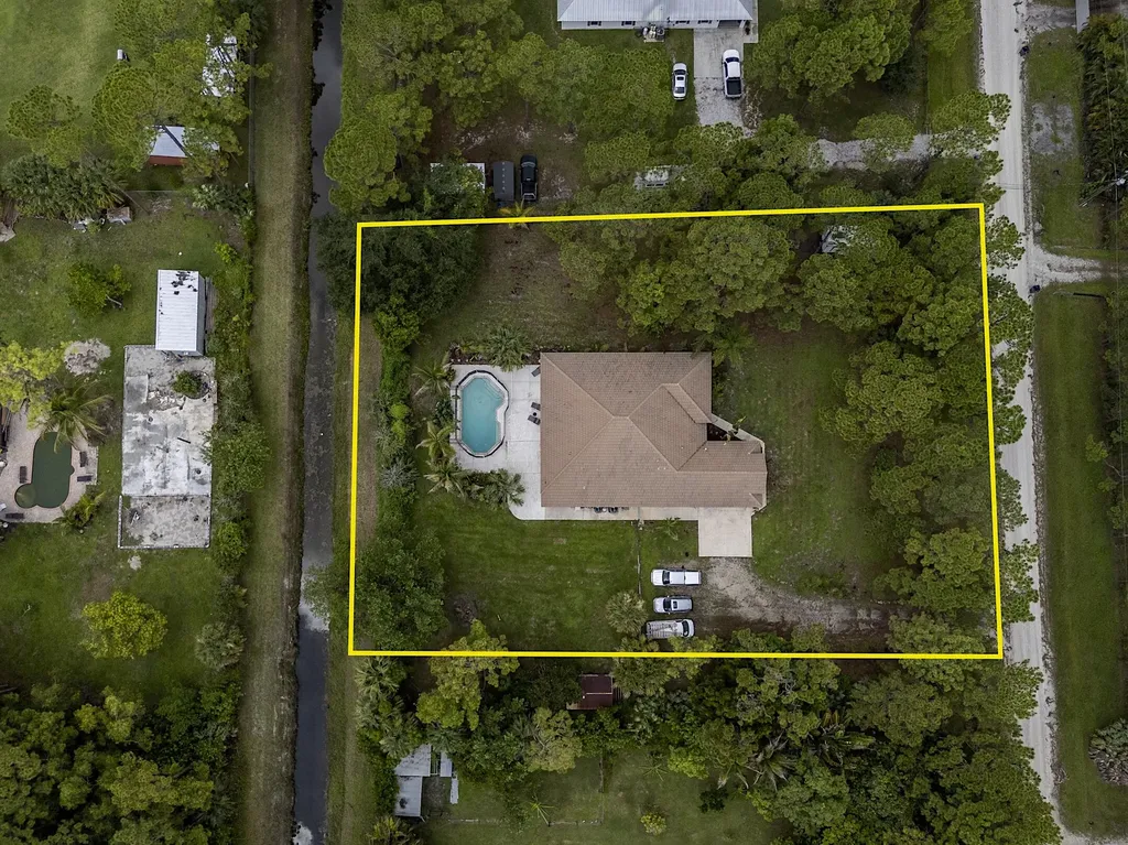 17854 88th Road N The Acreage FL 33470