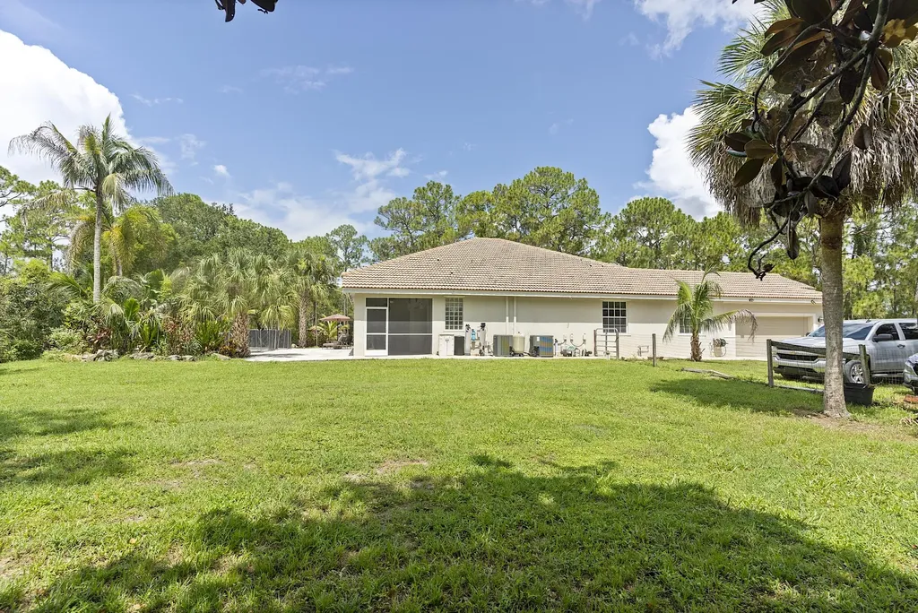 17854 88th Road N The Acreage FL 33470