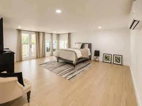 830 NE 135th Street North Miami FL 33161