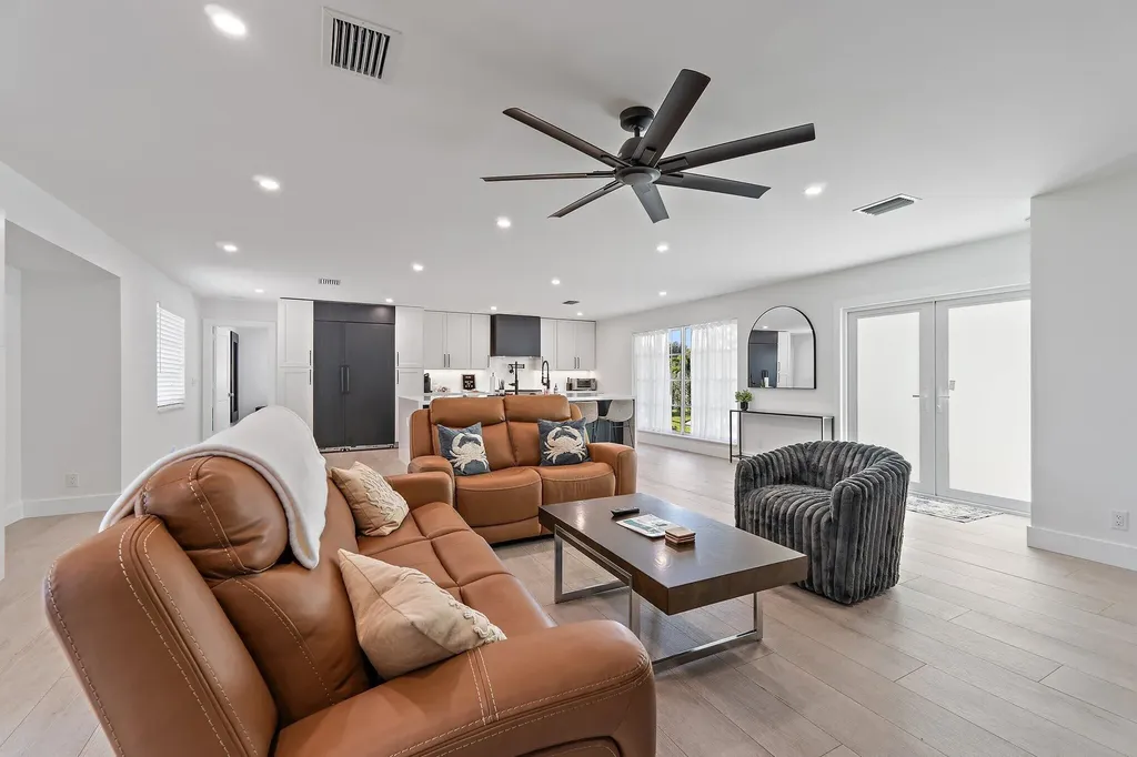 4193 Hyacinth Circle N Palm Beach Gardens FL 33410