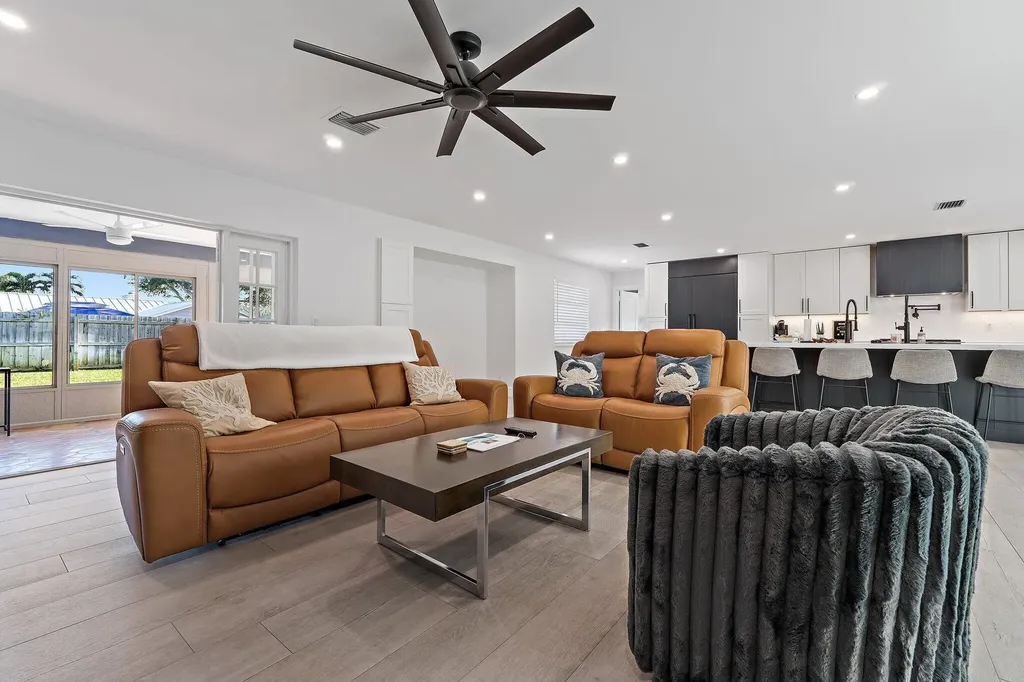4193 Hyacinth Circle N Palm Beach Gardens FL 33410
