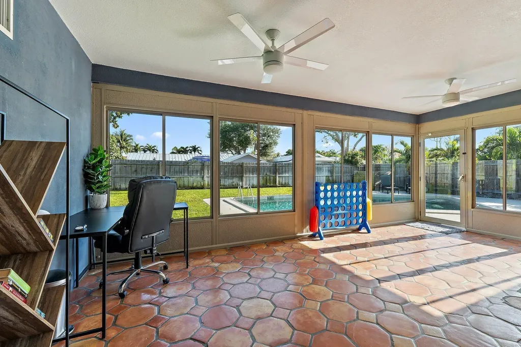 4193 Hyacinth Circle N Palm Beach Gardens FL 33410