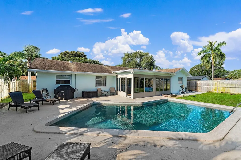 4193 Hyacinth Circle N Palm Beach Gardens FL 33410