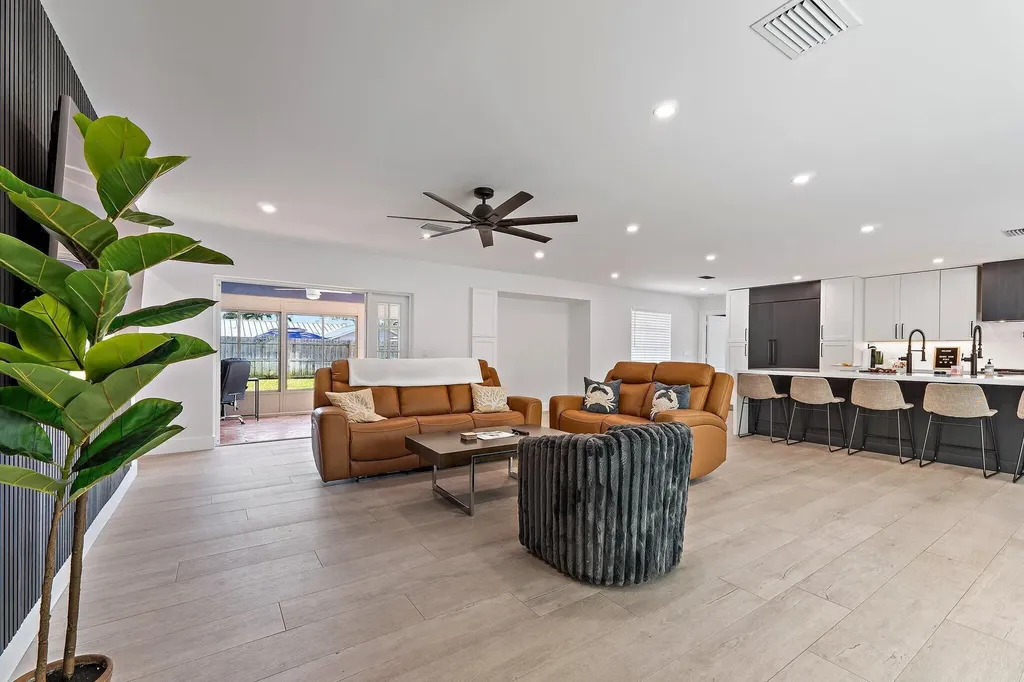 4193 Hyacinth Circle N Palm Beach Gardens FL 33410