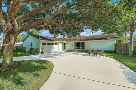 4193 Hyacinth Circle N Palm Beach Gardens FL 33410