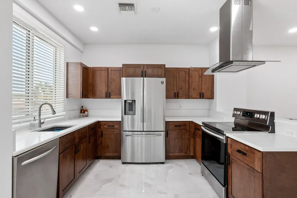 836 SE 20th Avenue SE Deerfield Beach FL 33441