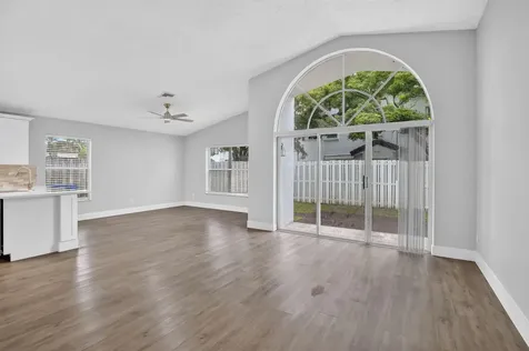 1371 SW 181st Avenue Pembroke Pines FL 33029