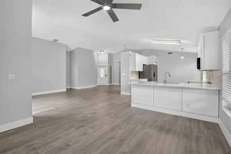 1371 SW 181st Avenue Pembroke Pines FL 33029