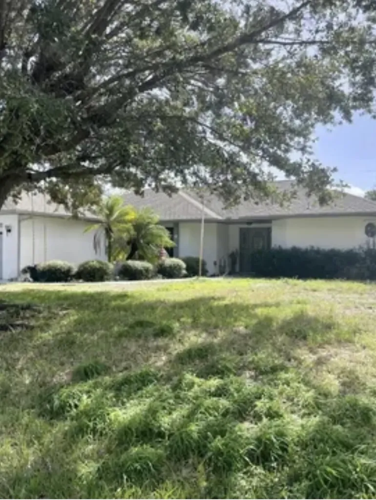 242 SE Duval Avenue Port St Lucie FL 34983
