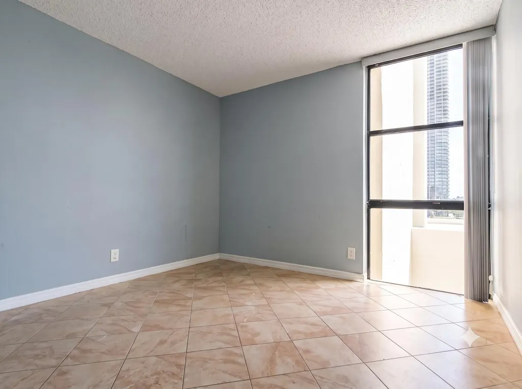 17021 N Bay Road Sunny Isles Beach FL 33160