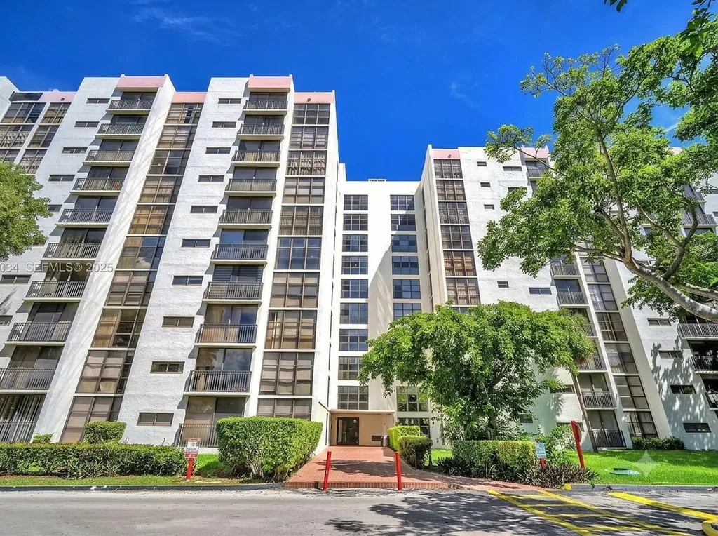 17021 N Bay Road Sunny Isles Beach FL 33160