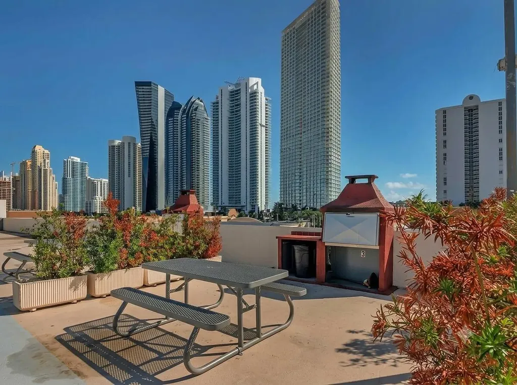 17021 N Bay Road Sunny Isles Beach FL 33160