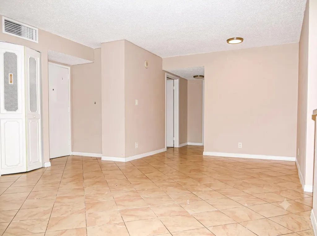 17021 N Bay Road Sunny Isles Beach FL 33160