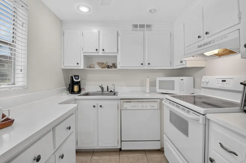 65 Saxony B Delray Beach FL 33446