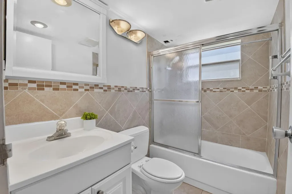 65 Saxony B Delray Beach FL 33446