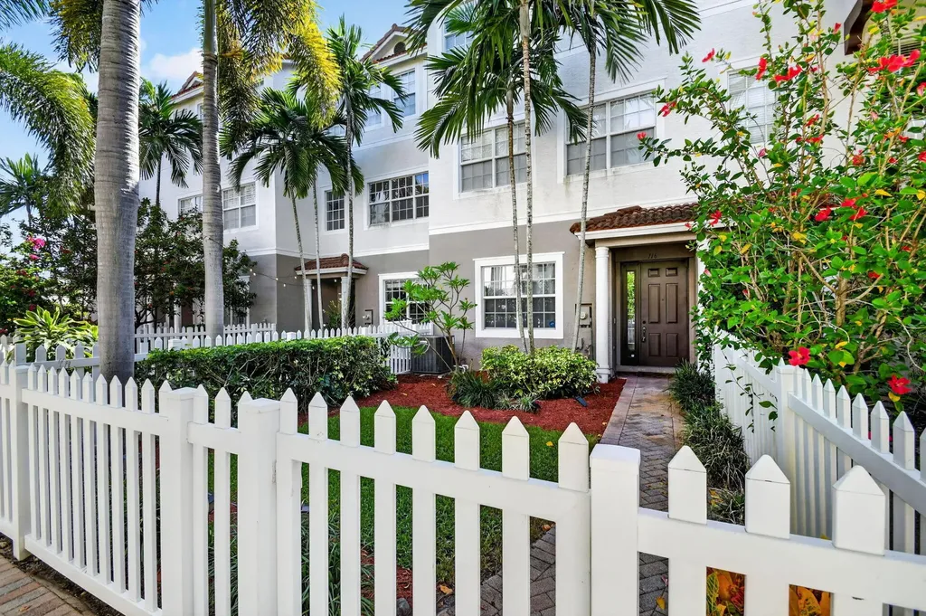 116 Ocean Cay Way Hypoluxo FL 33462