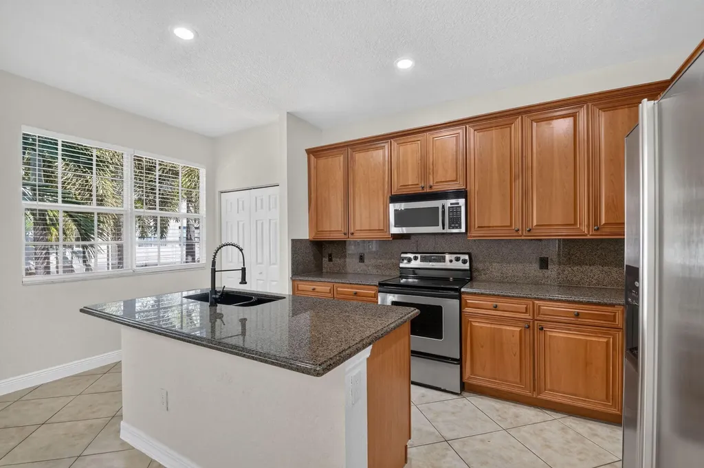 116 Ocean Cay Way Hypoluxo FL 33462