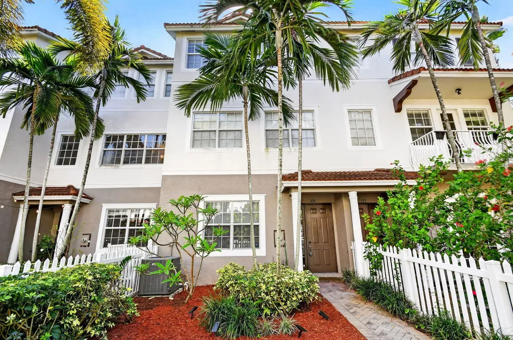 116 Ocean Cay Way Hypoluxo FL 33462