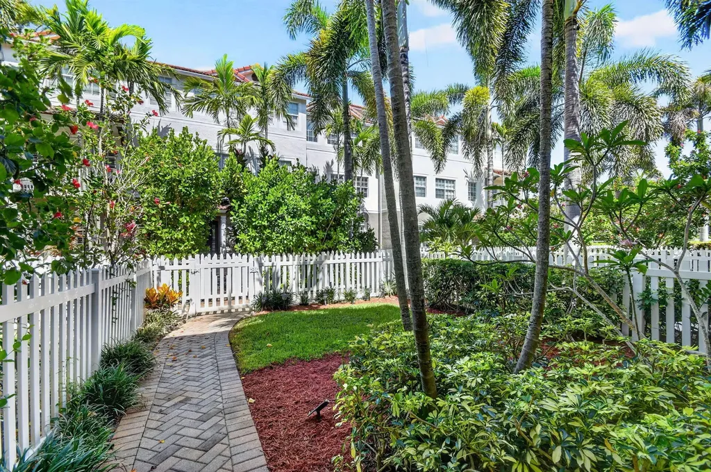 116 Ocean Cay Way Hypoluxo FL 33462