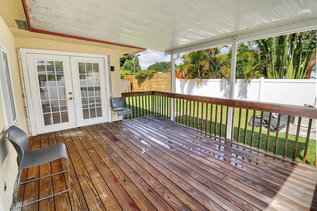 2233 NW 3rd Avenue Boca Raton FL 33431