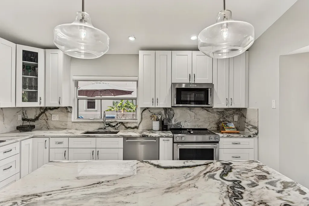 358 SW 188th Terrace Pembroke Pines FL 33029