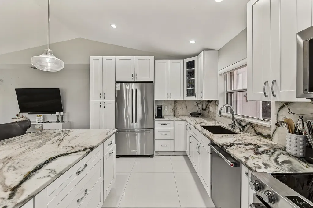 358 SW 188th Terrace Pembroke Pines FL 33029