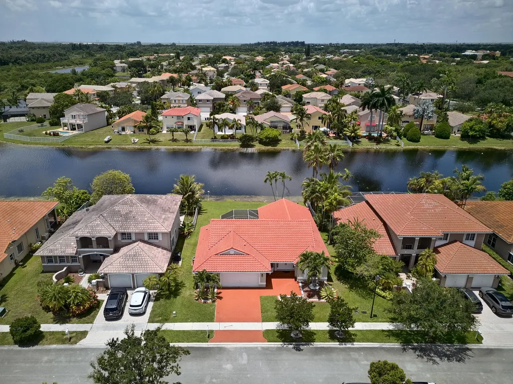 358 SW 188th Terrace Pembroke Pines FL 33029