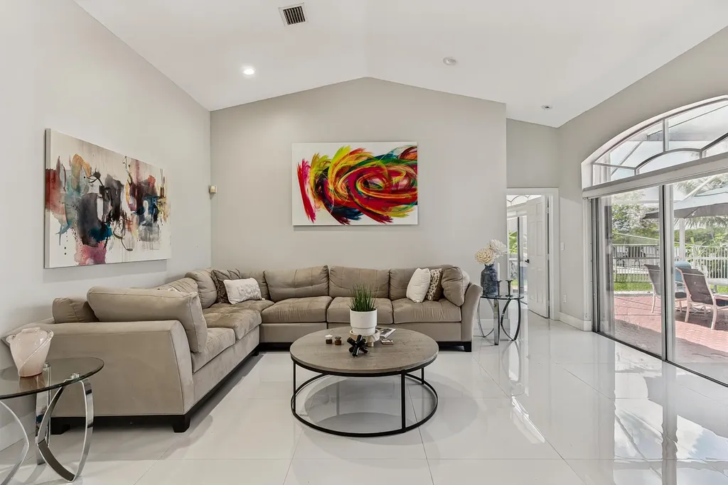 358 SW 188th Terrace Pembroke Pines FL 33029