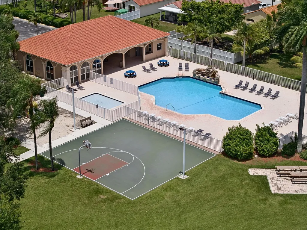 358 SW 188th Terrace Pembroke Pines FL 33029