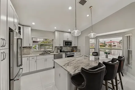358 SW 188th Terrace Pembroke Pines FL 33029