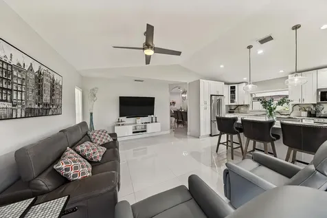 358 SW 188th Terrace Pembroke Pines FL 33029