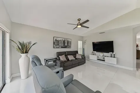 358 SW 188th Terrace Pembroke Pines FL 33029
