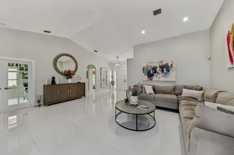 358 SW 188th Terrace Pembroke Pines FL 33029