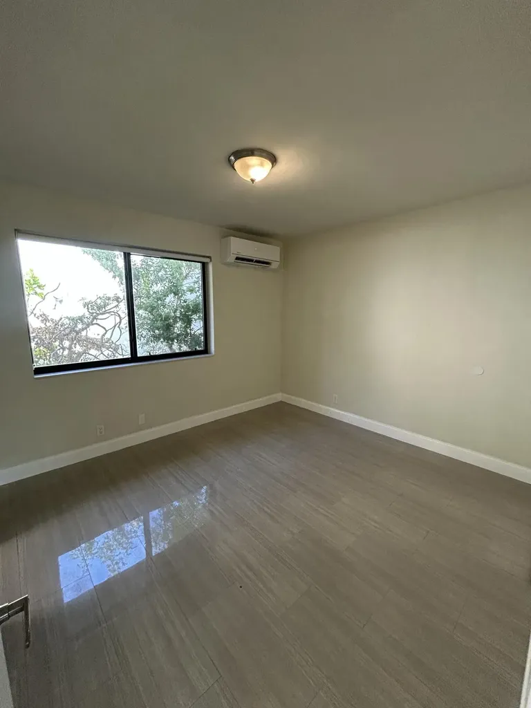 916 NE 15th Avenue Fort Lauderdale FL 33304