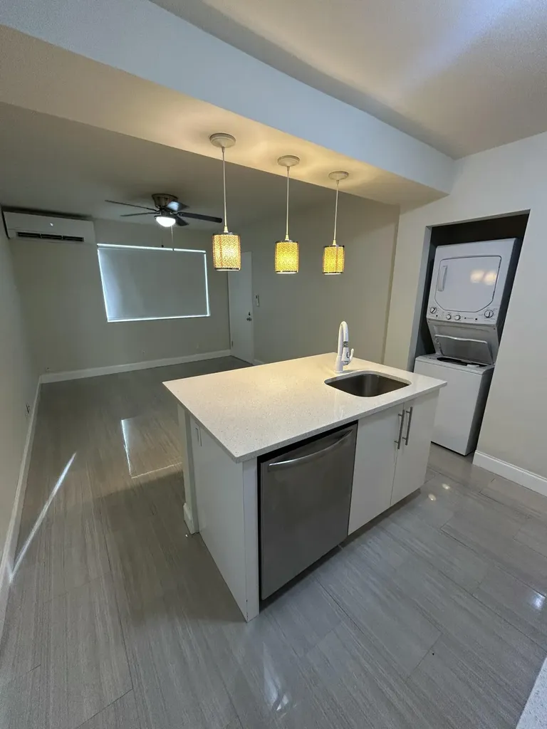 916 NE 15th Avenue Fort Lauderdale FL 33304