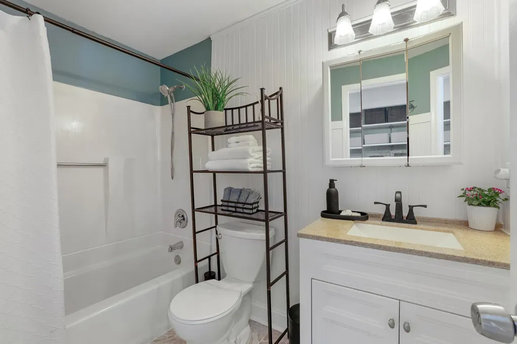 108 Old English Court Jupiter FL 33458