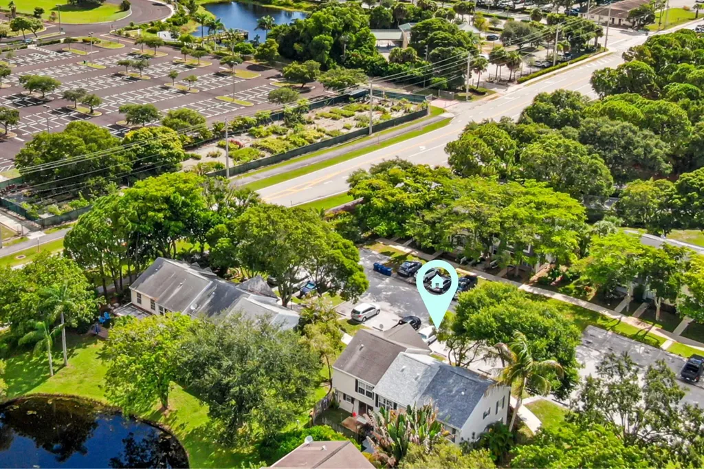 108 Old English Court Jupiter FL 33458