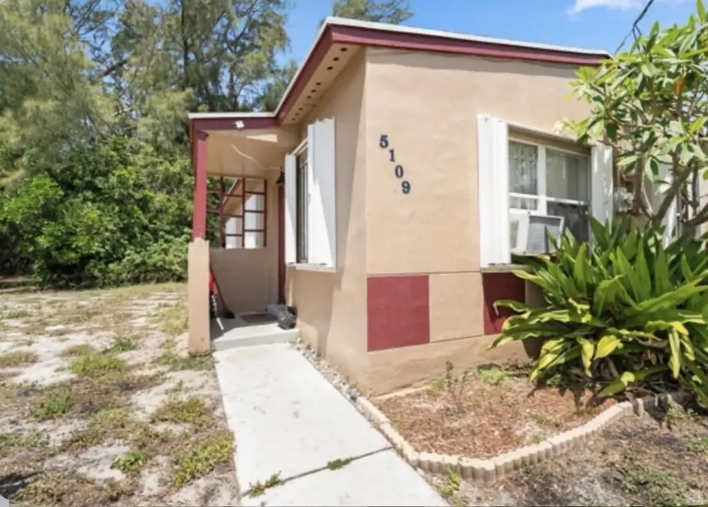 5109 Pinewood Avenue West Palm Beach FL 33407