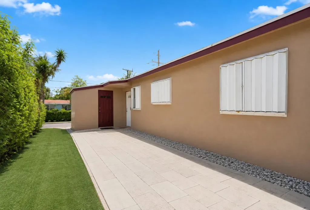 5109 Pinewood Avenue West Palm Beach FL 33407