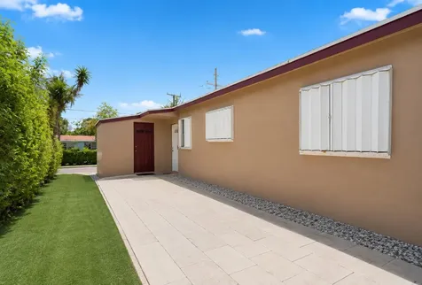 5109 Pinewood Avenue West Palm Beach FL 33407