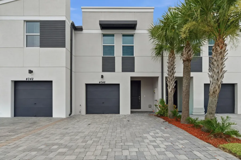 4046 Hot Springs Avenue Palm Springs FL 33461