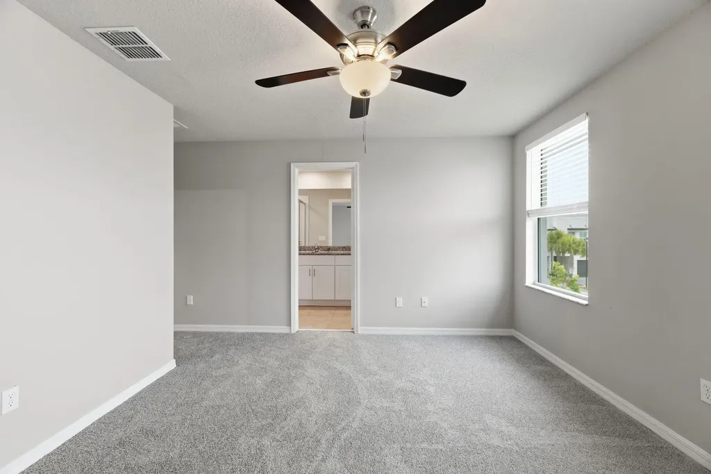 4046 Hot Springs Avenue Palm Springs FL 33461