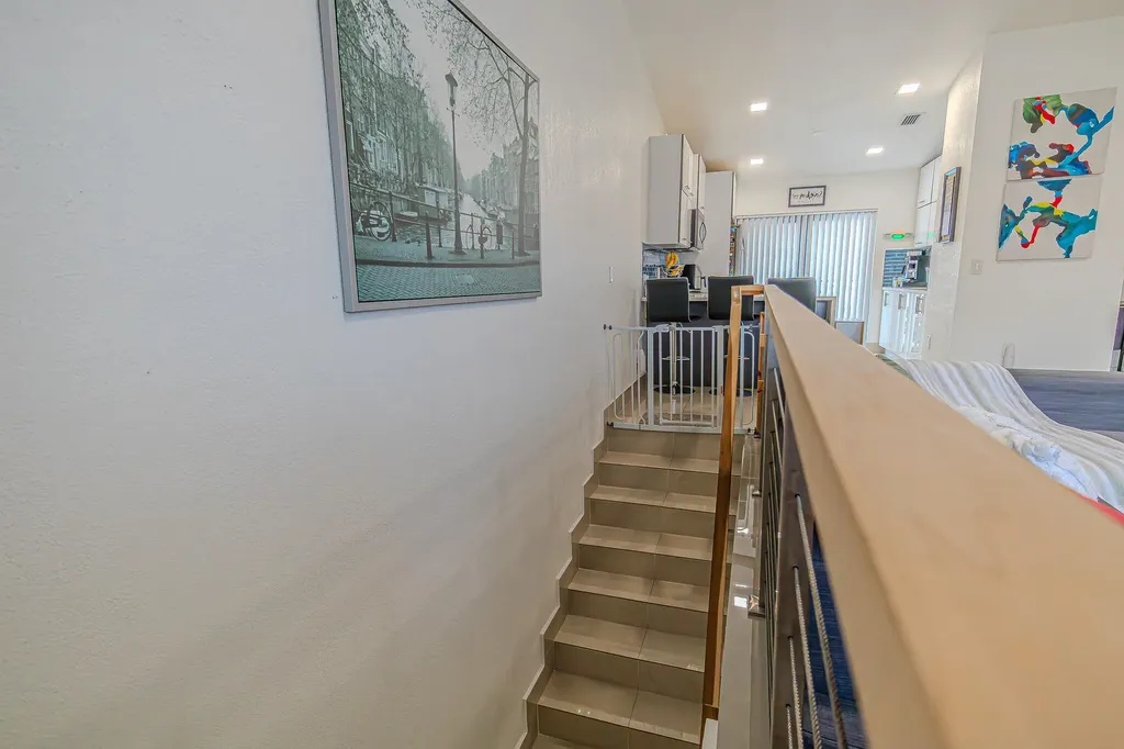 7690 W 29th Way Hialeah FL 33018
