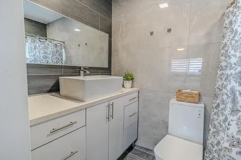 7690 W 29th Way Hialeah FL 33018