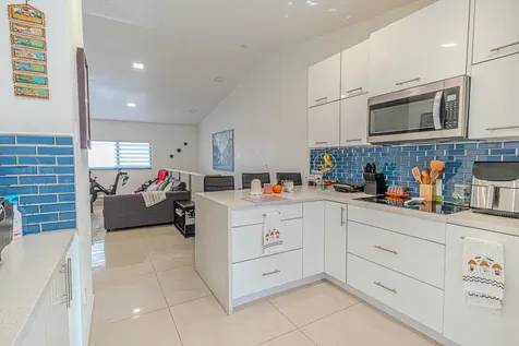 7690 W 29th Way Hialeah FL 33018
