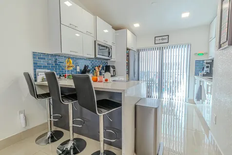 7690 W 29th Way Hialeah FL 33018