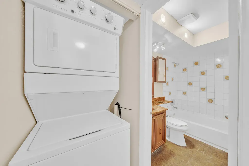 221 NW 43rd Place Deerfield Beach FL 33064