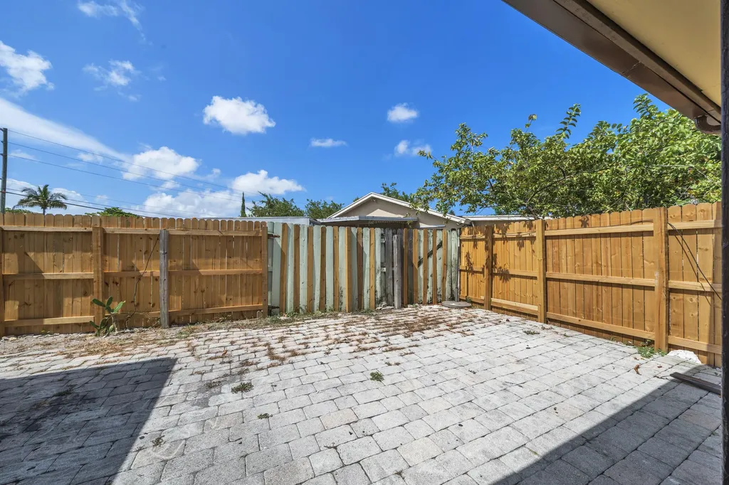 221 NW 43rd Place Deerfield Beach FL 33064
